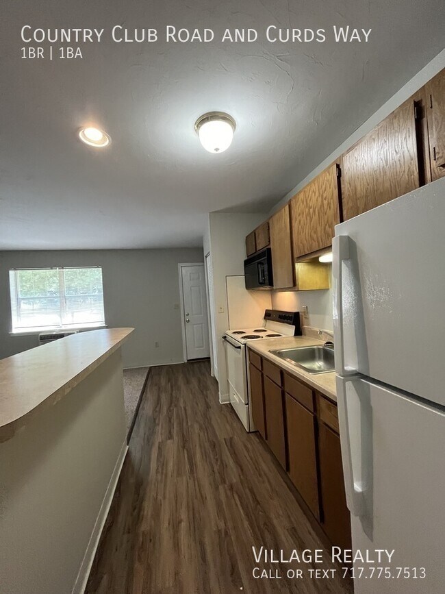 Building Photo - 631 Country Club Rd