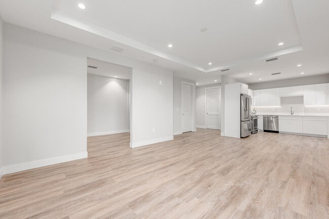 Building Photo - 41 SW Seminole St