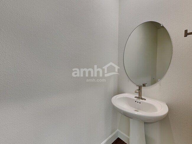 Building Photo - 6139 Theodore St