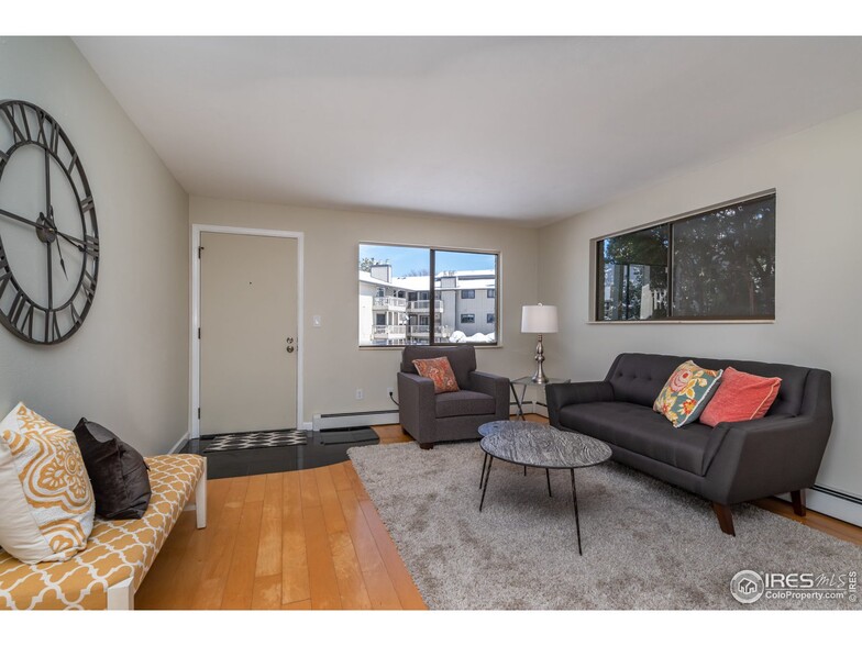 Building Photo - 645 Manhattan Pl