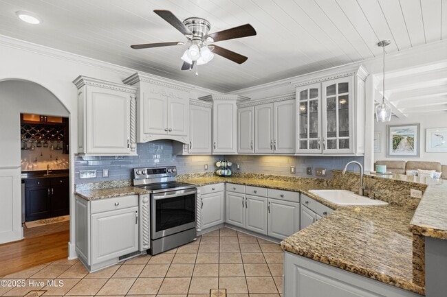 Building Photo - 112 Cherry Grove Dr