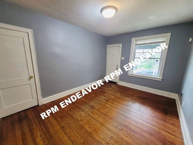 Building Photo - 4815 Anderson Ave