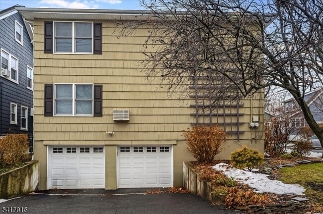 Building Photo - 35 Field Rd