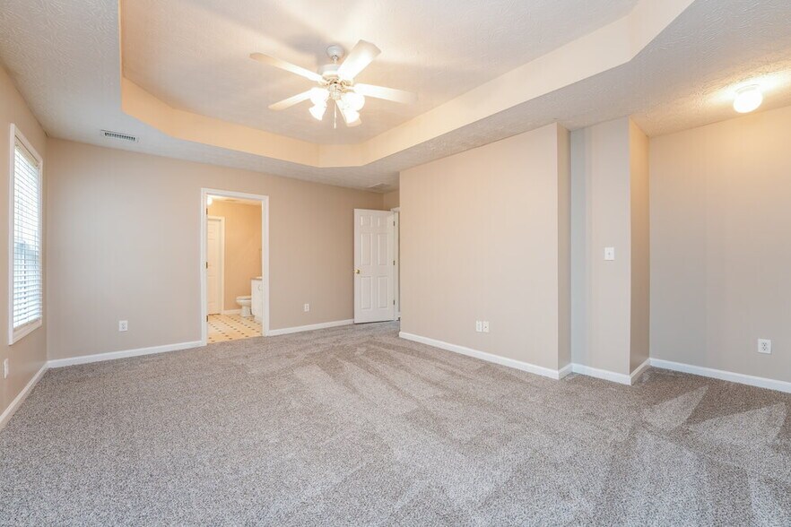 Building Photo - 385 Shadowbrooke Cir SW