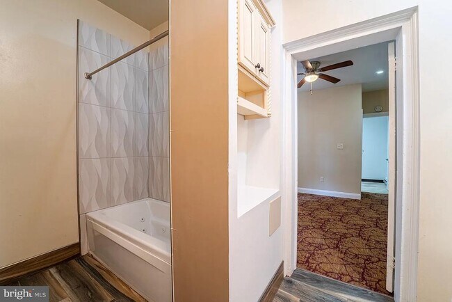 Building Photo - 225 S 49th St