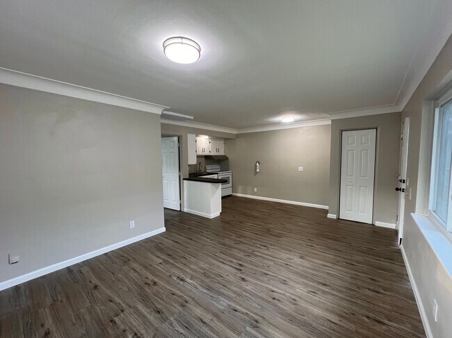 Building Photo - 3317 Bampton Ave