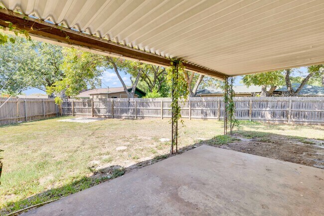 Building Photo - 7404 Bucknell Dr