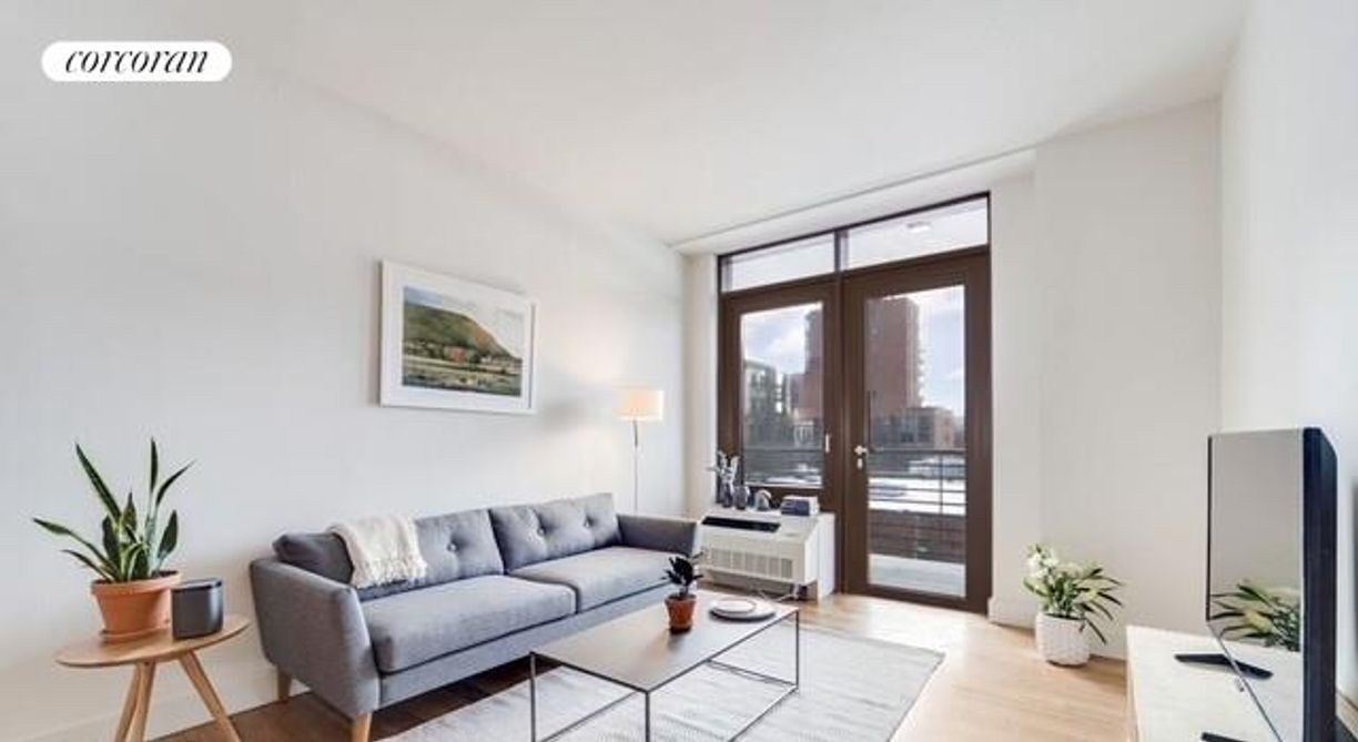 Building Photo - 595 Baltic St