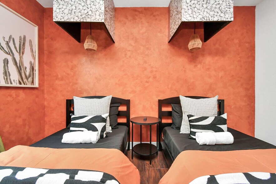 Building Photo - 2905 Baer St