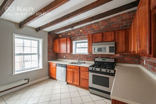 Building Photo - Fairmount Studio Apartment