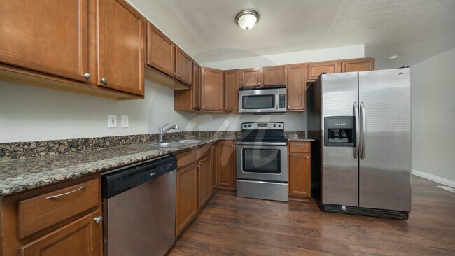 Building Photo - Charming Rancher in Stratmoor Valley