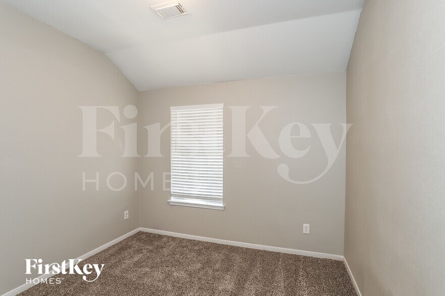 Building Photo - 16318 Autumn Leigh Dr