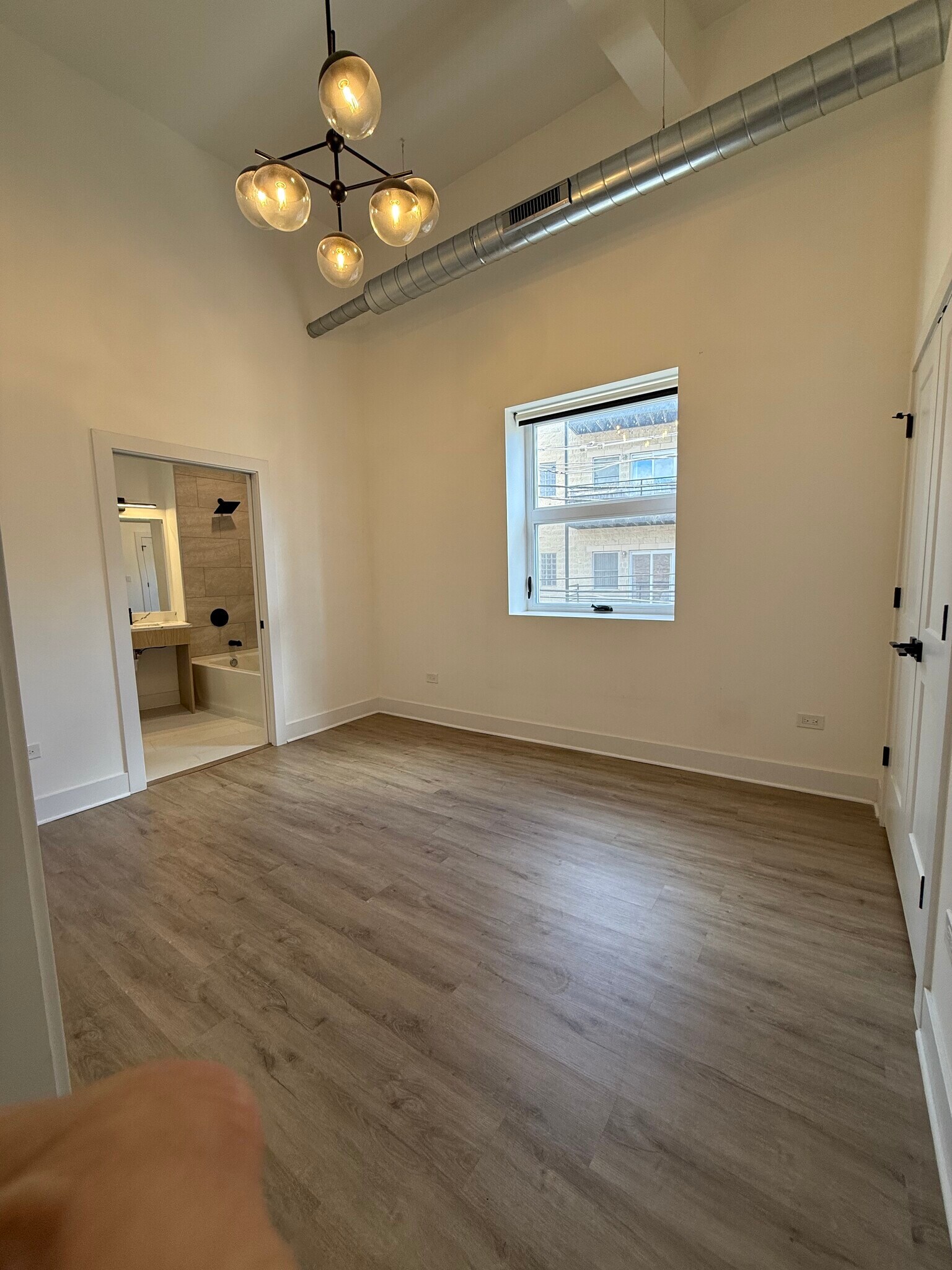 Building Photo - 4735 N Artesian Ave