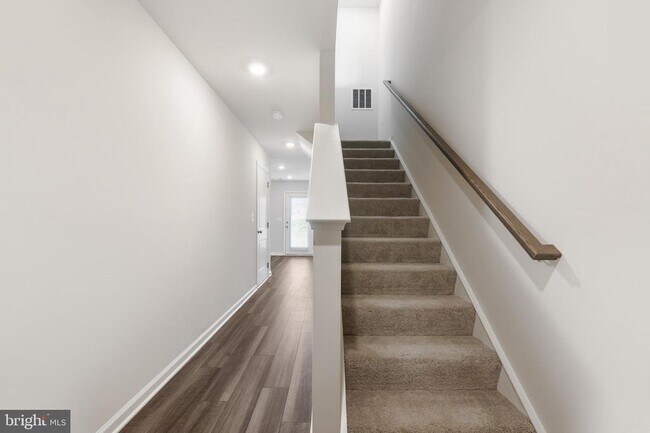 Building Photo - 105 Milburn Dr