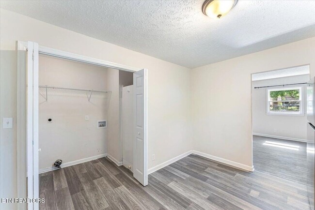 Building Photo - 158 Hamilton Cir