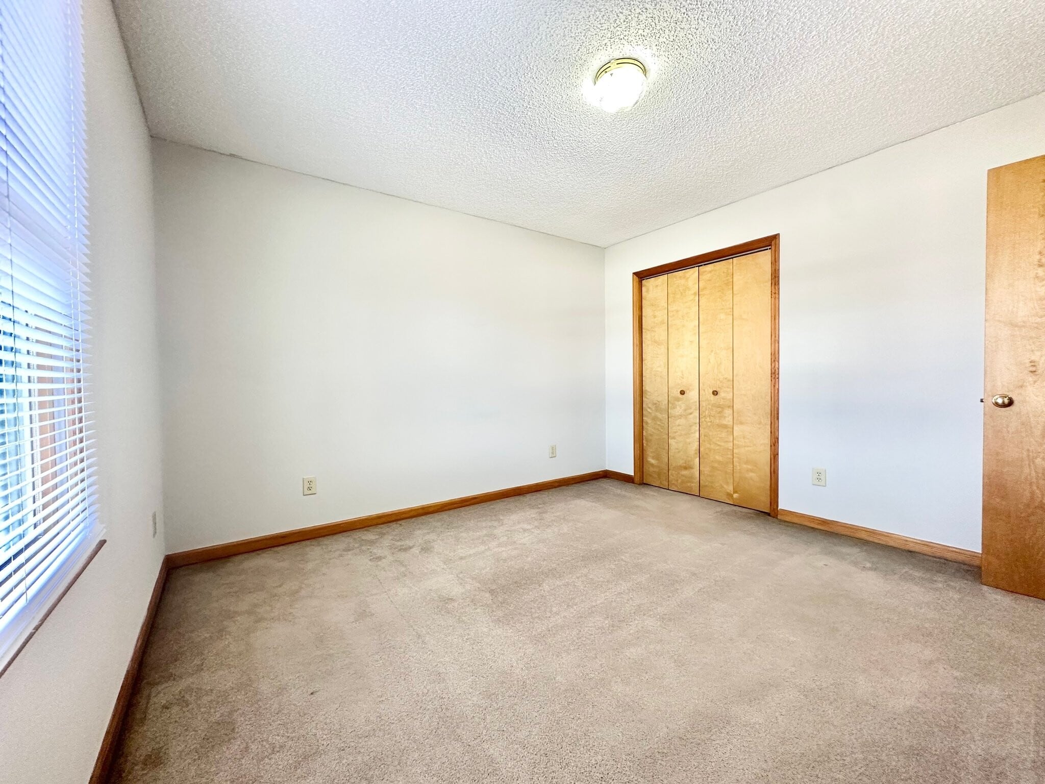 Building Photo - 107 Mountain View Dr