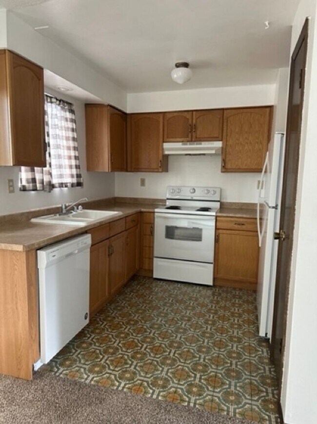 Building Photo - 823/825 2nd st