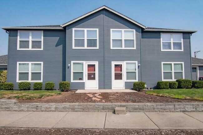 Building Photo - 421 N 10th St