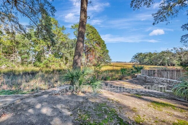 Building Photo - 9 Penn Ave