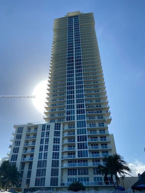 Building Photo - 16699 Collins Ave