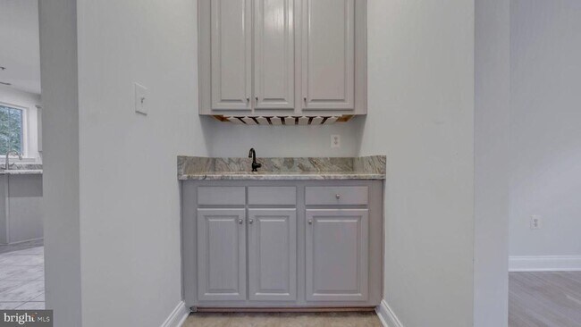 Building Photo - 12308 Putters Ct
