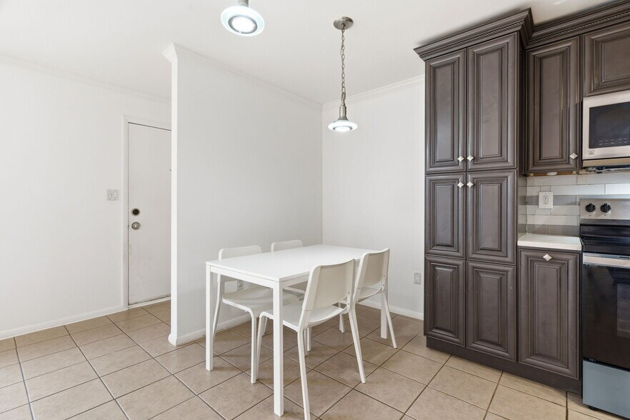 Building Photo - 41 Coriander Way