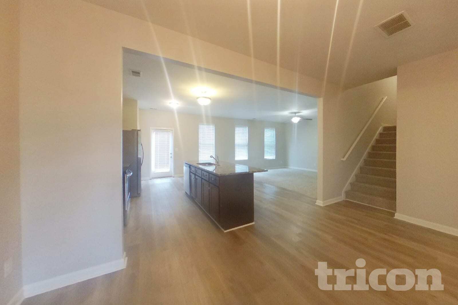 Building Photo - 142 Daisy Cir