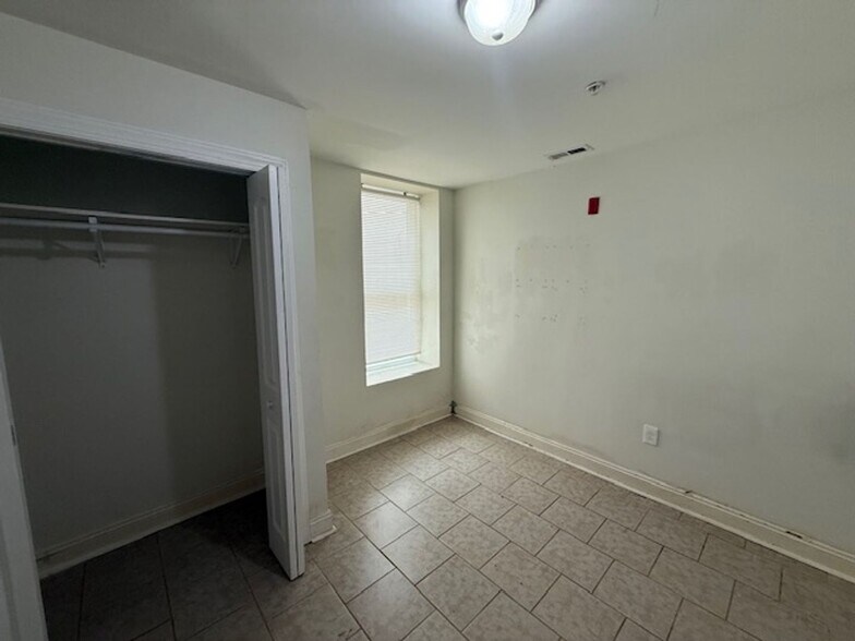 Building Photo - 4128 Chester Ave