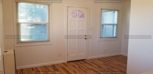 Building Photo - Coming Soon: Cozy Studio Cottage in Vineyard Setting