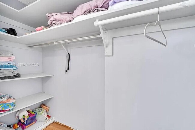 Building Photo - 1880 S Ocean Dr