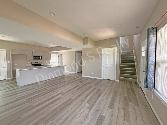 Building Photo - 2124 N Bradbury Ln