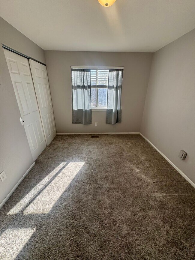 Building Photo - 4 Bedroom home in Stunning Rockrimmon