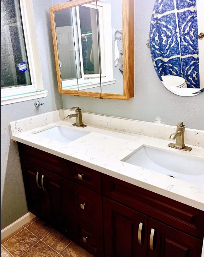 Building Photo - Remodeled 3BR Home Near DT Seattle – A/C, RV Parking, Walkable Location