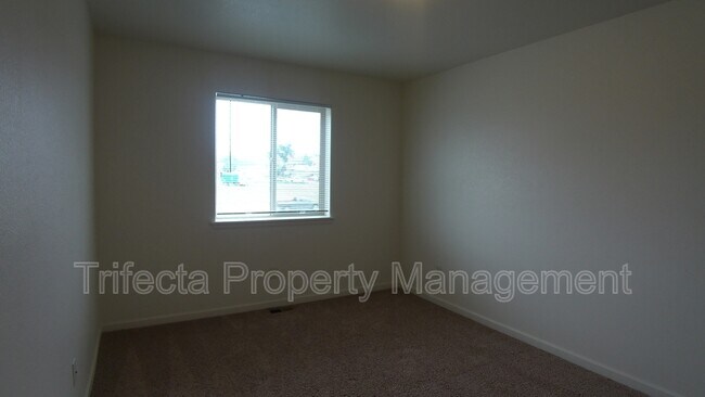 Building Photo - 6600 Painted Rock Trl