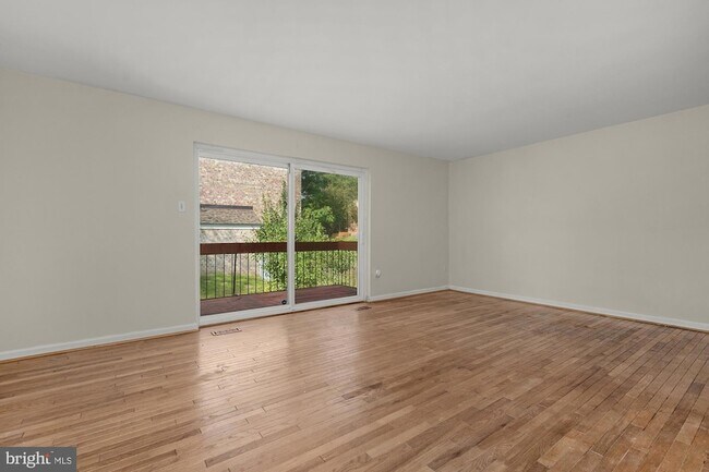 Building Photo - 10738 Bridlerein Terrace