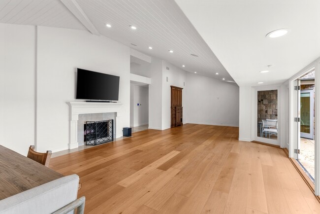 Building Photo - 412 Evening Star Ln