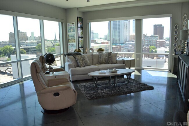 Building Photo - 315 Rock St