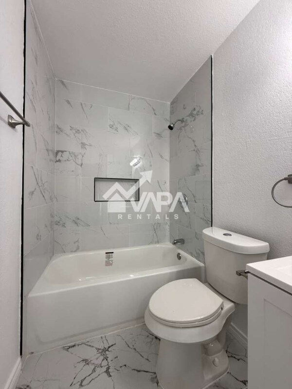 Building Photo - 8307 Maple Ridge Dr