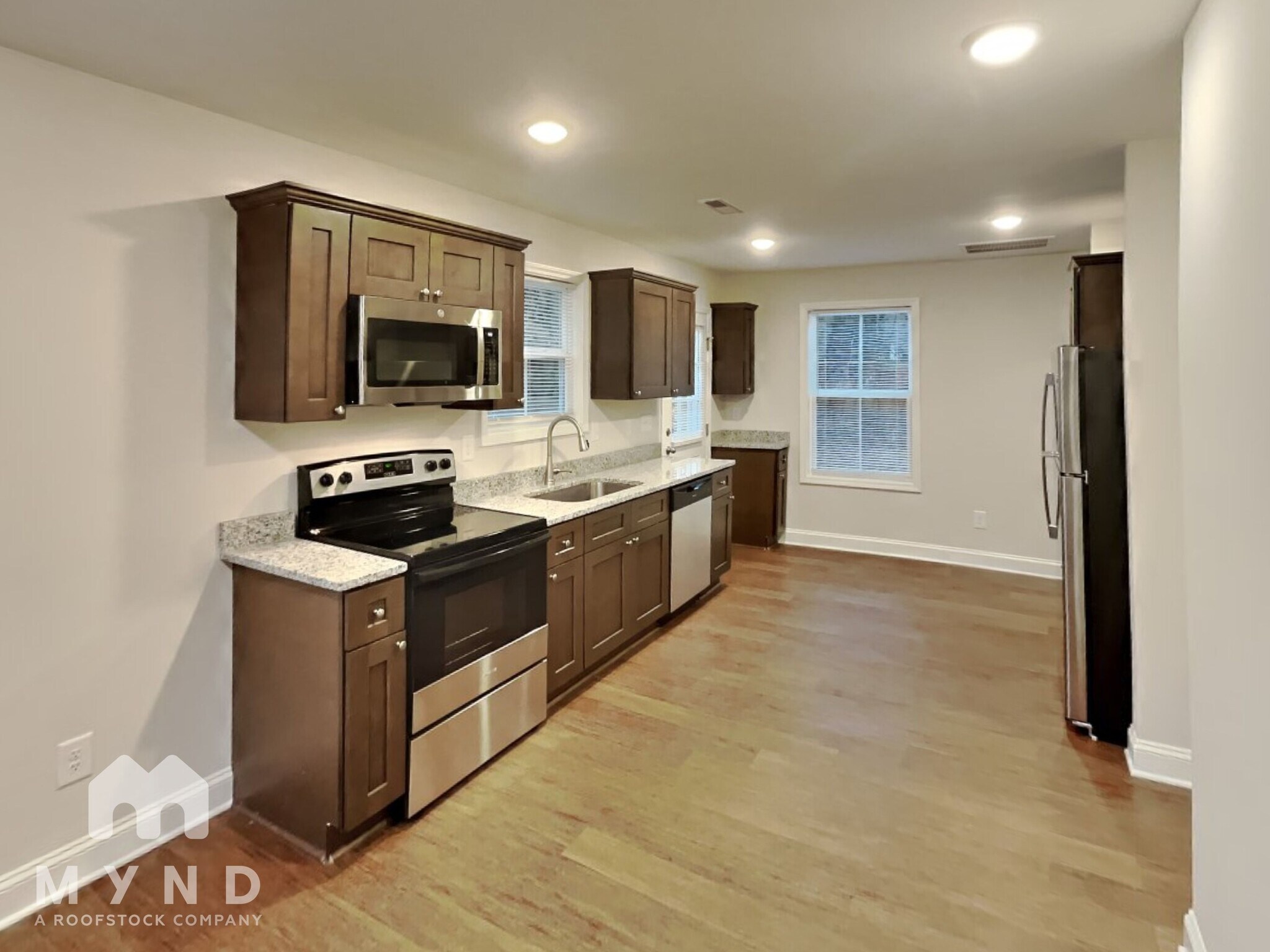 Building Photo - 561 Westside Cir