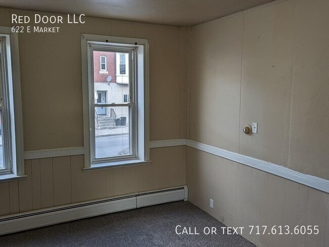 Building Photo - 622 E Market-