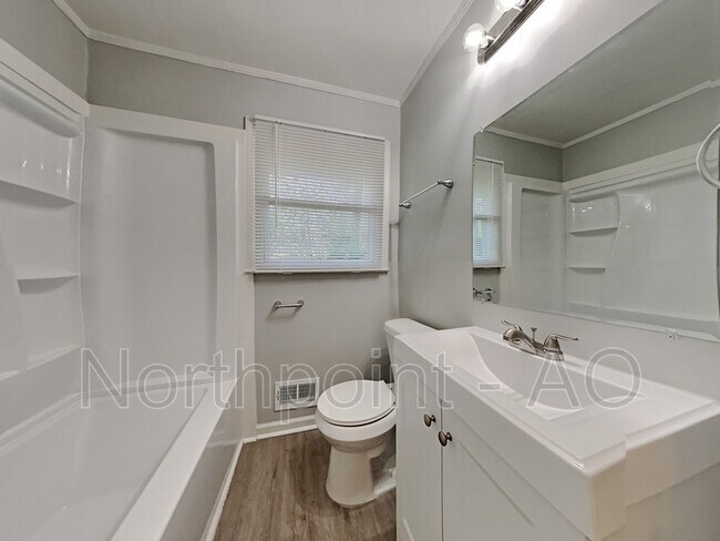 Building Photo - 908 Cone Rd