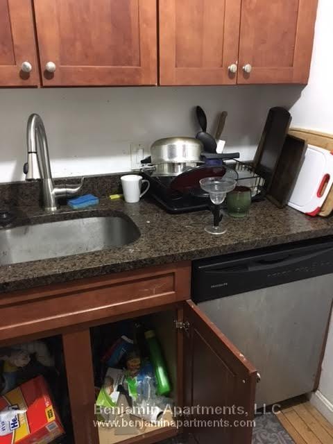 Building Photo - 10 Parker Hill Ave