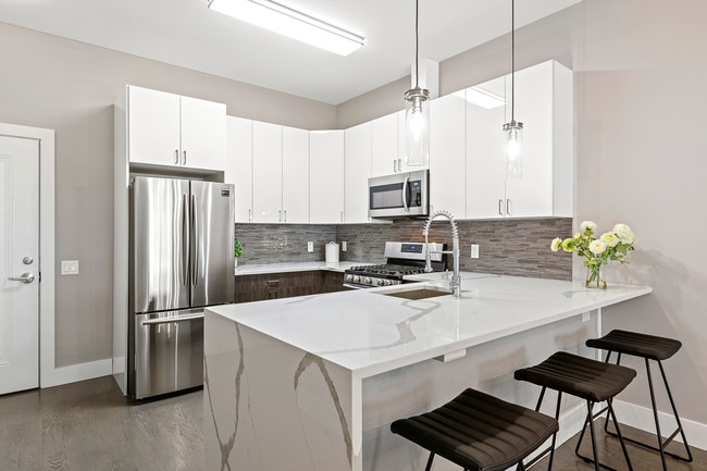 Building Photo - Jasmin Terrace at 313 Pine Street