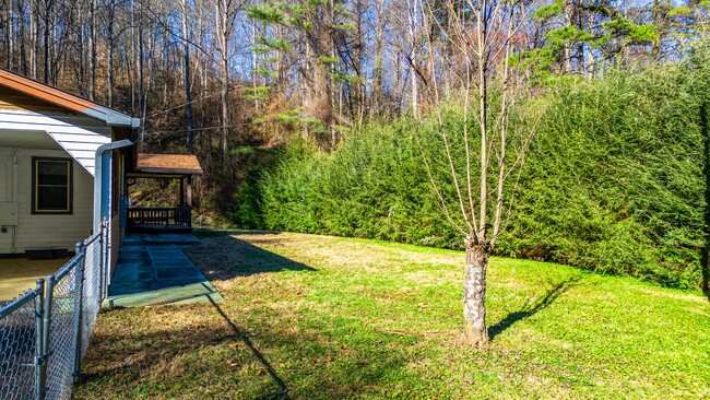 Building Photo - Newly Remodeled Home near Harris Regional ...