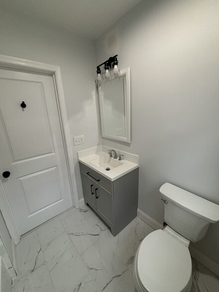 Remodeled bathroom - 202 Tilghman Ave