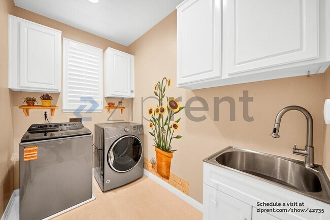 Building Photo - 3646 Cll Jazmin