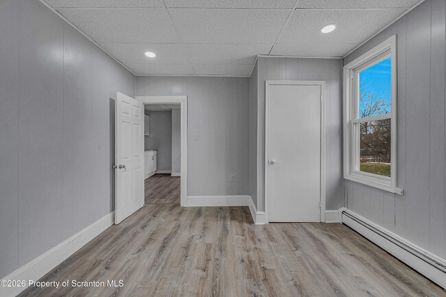 Building Photo - 6 Green Ridge St