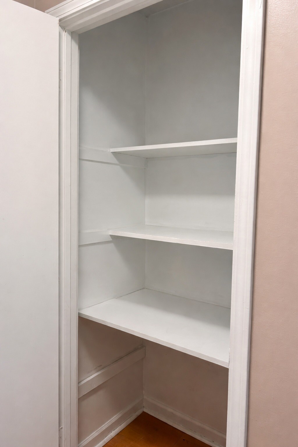 Building Photo - 117 Jennifer Ln SW