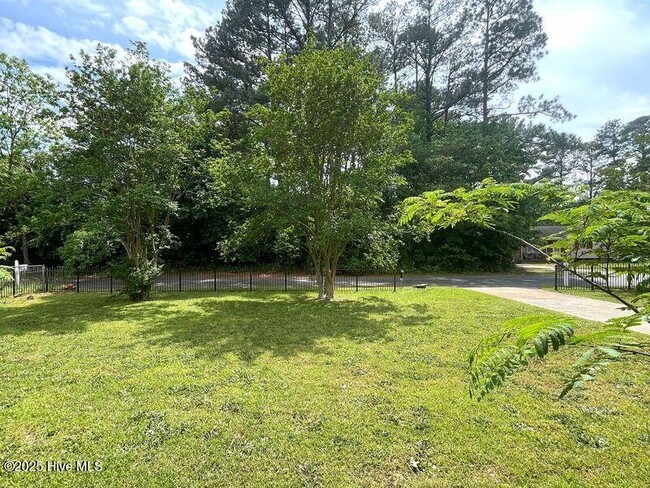 Building Photo - 5205 Dakota Ct