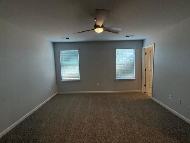 Building Photo - 105 Santorini Wy